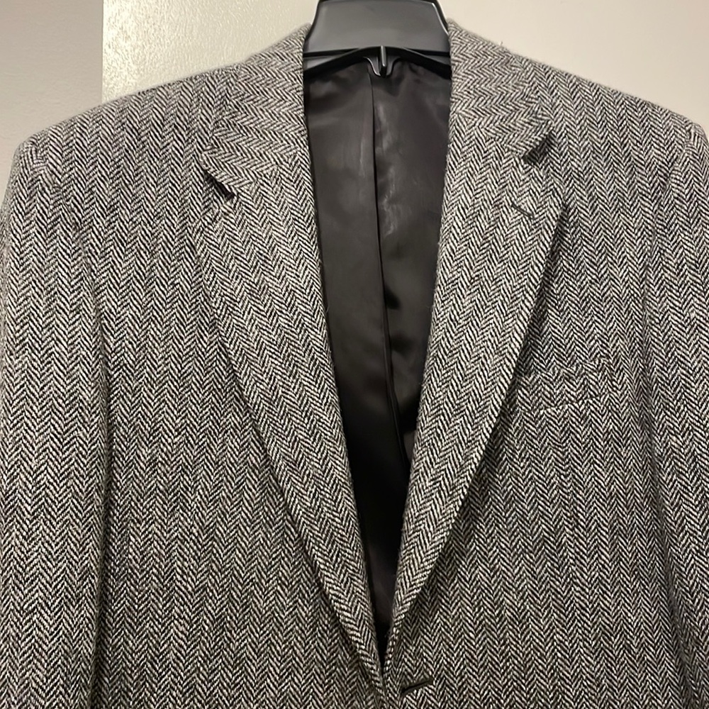 40R Harris Tweed Jos A Bank Sport Coat, Black/White (grey) herringbone, like new